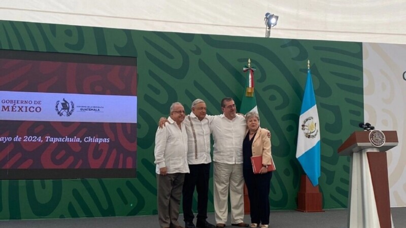 AMLO dialoga con Arévalo sobre expandir trenes hacia Guatemala