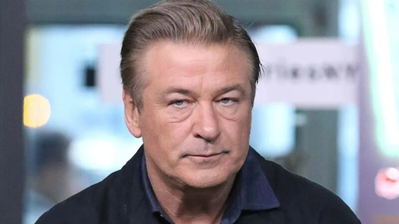 Alec Baldwin seguirá siendo juzgado por el delito de homicidio involuntario
