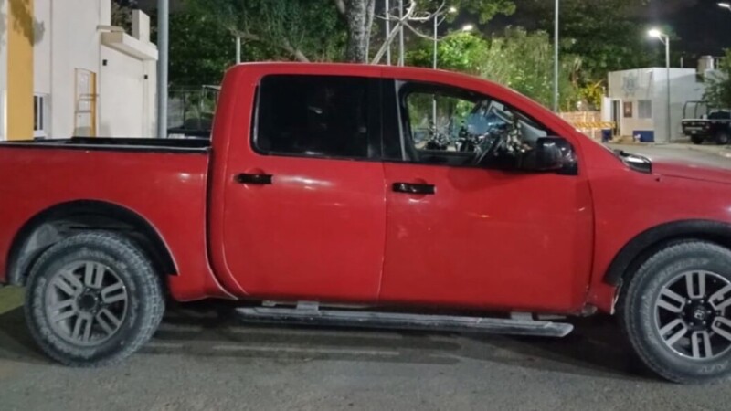 Aseguran camioneta con droga en Playa del Carmen