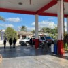 Balean a jefe de Bomberos en la Base 3 de la avenida Chac Mool de Cancún.