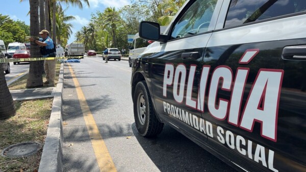 Derrapa motociclista en Zona Hotelera de Cancún y muere