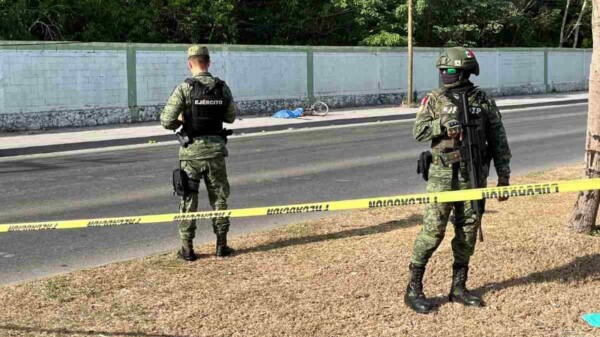 Ejecutan a sujeto frente a la Guarnición Militar en Cancún