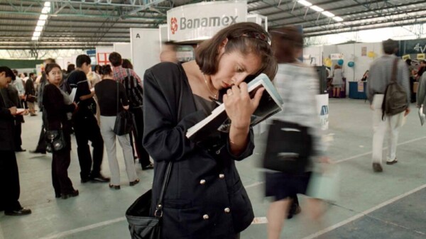 Desciende desempleo 0.2 % en abril de 2024: Inegi