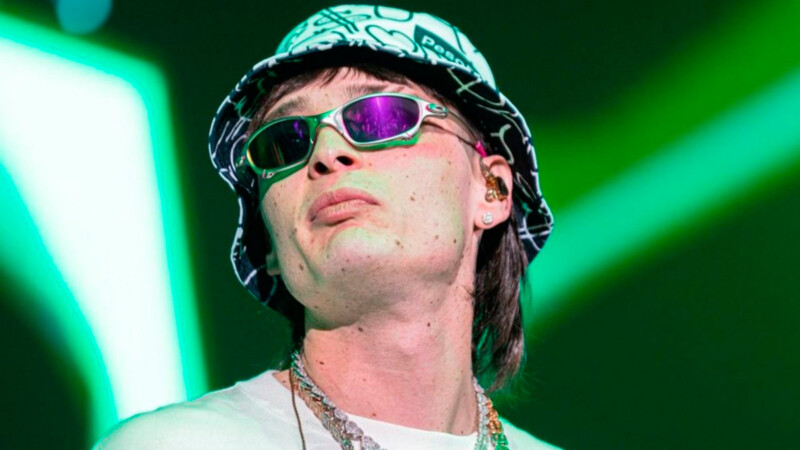 Estas son la colaboraciones con Peso Pluma para su nuevo disco