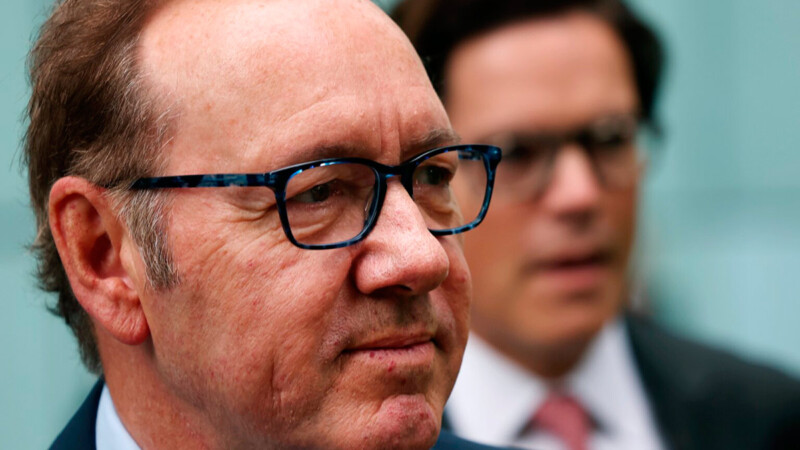 Kevin Spacey niega acusaciones de comportamiento inapropiado