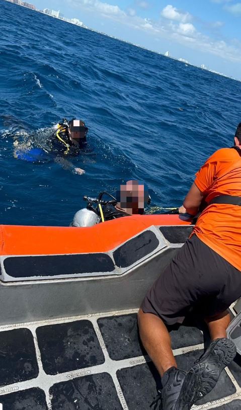 Rescata personal naval a tres buzos en inmediaciones de Punta Cancún; realizaban actividades recretivas cuando perdieron contacto con su embarcación.