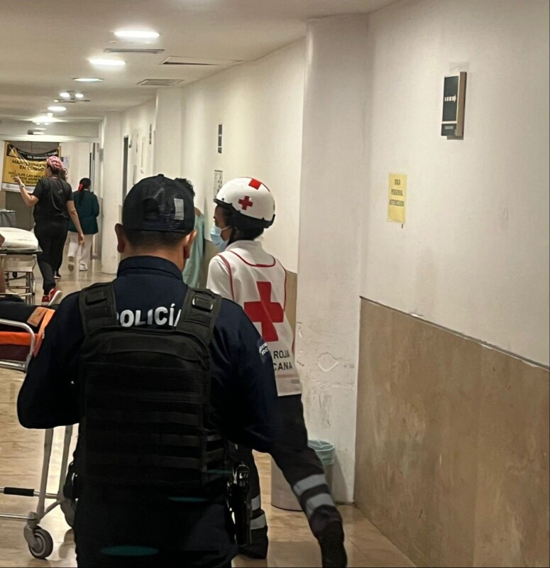 Riña entre cocineros del hotel Dreams termina en homicidio; chef perdió la vida en el IMSS sde la 510, debido a heridas por arma blanca.