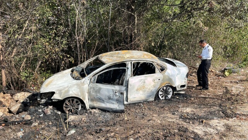 Se incendia un vehículo en la avenida Lak’in de Cancún
