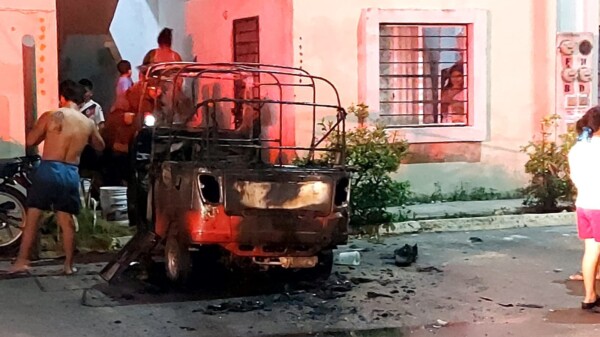 Incendio de mototaxi en Kusamil deja daños colaterales