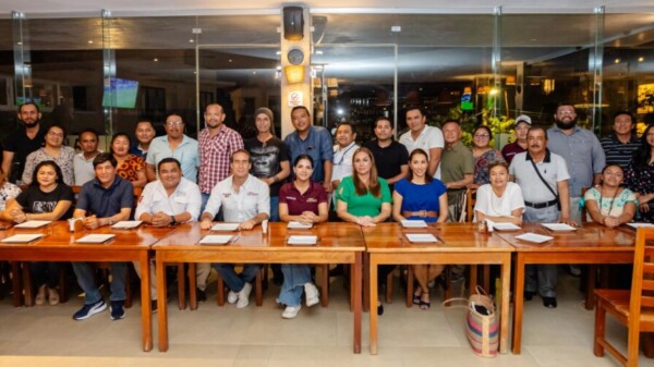 Guías de turistas de la Zona Arqueológica se unen al proyecto de Diego Castañón