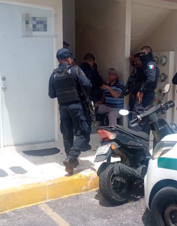 Rescatan a ecuatorianos privados de su libertad en Cancún; el operativo se llevó a cabo en el fraccionamiento Sacbé.
