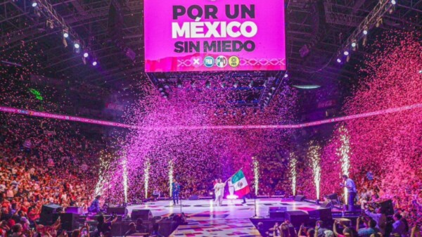 Cierra Xóchitl Gálvez campaña con desdén de sus dirigentes