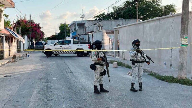 Catean autoridades presunta casa de citas en Cancún