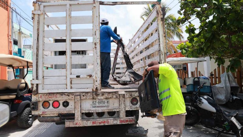Se llevó a cabo con éxito la jornada de descacharrización en las colonias Salina chica, Meteorológico y Ampliación La Gloria
