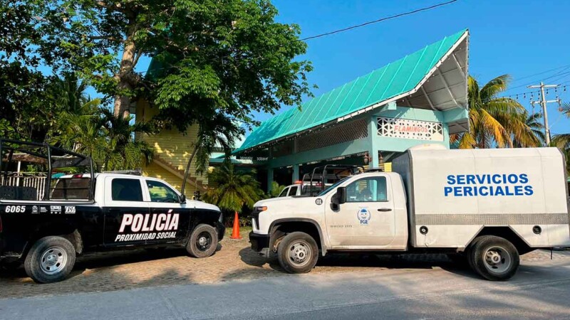 Ejecutan a balazos a mujer en restaurante de Cancún