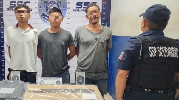 Detenidos por asaltar con un machete a un transeúnte en Playa del Carmen