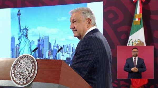 Reitera AMLO su contento por liberación de Assange