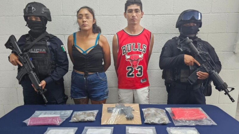 Cae pareja de narcomenudistas con decenas de dosis en Cozumel