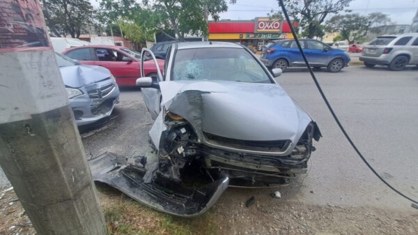 Terrible accidente sobre la avenida Nichupté en Cancún