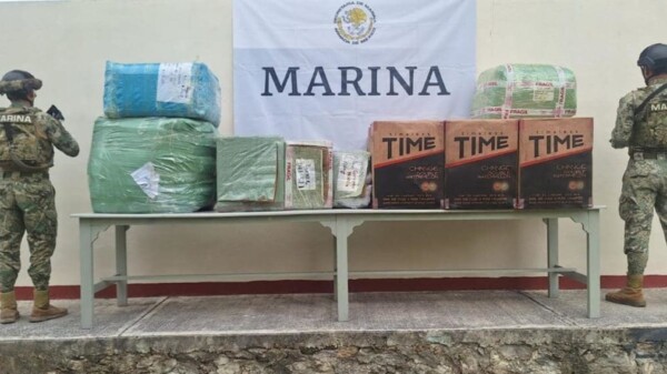 Aseguran embarcación con mercancía de contrabando en el río Hondo