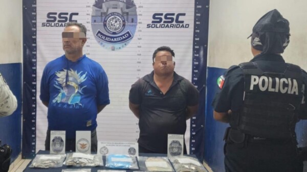 Detienen a 2 presuntos narcomenudistas en la colonia In House de Playa del Carmen