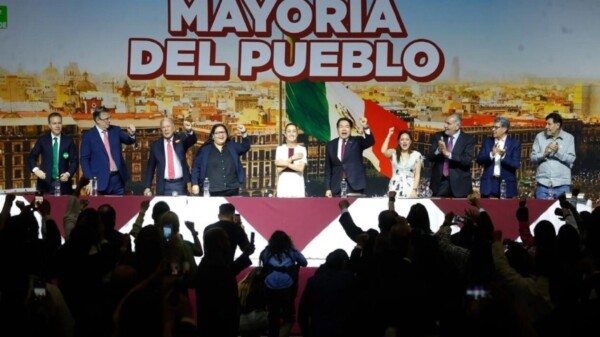 Pide Sheinbaum a legisladores electos cumplirle a México