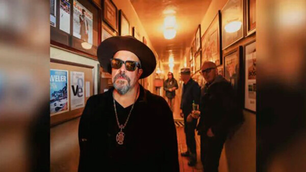 The Mavericks lanza nuevo sencillo “Here You Come Again” con Max Abrams