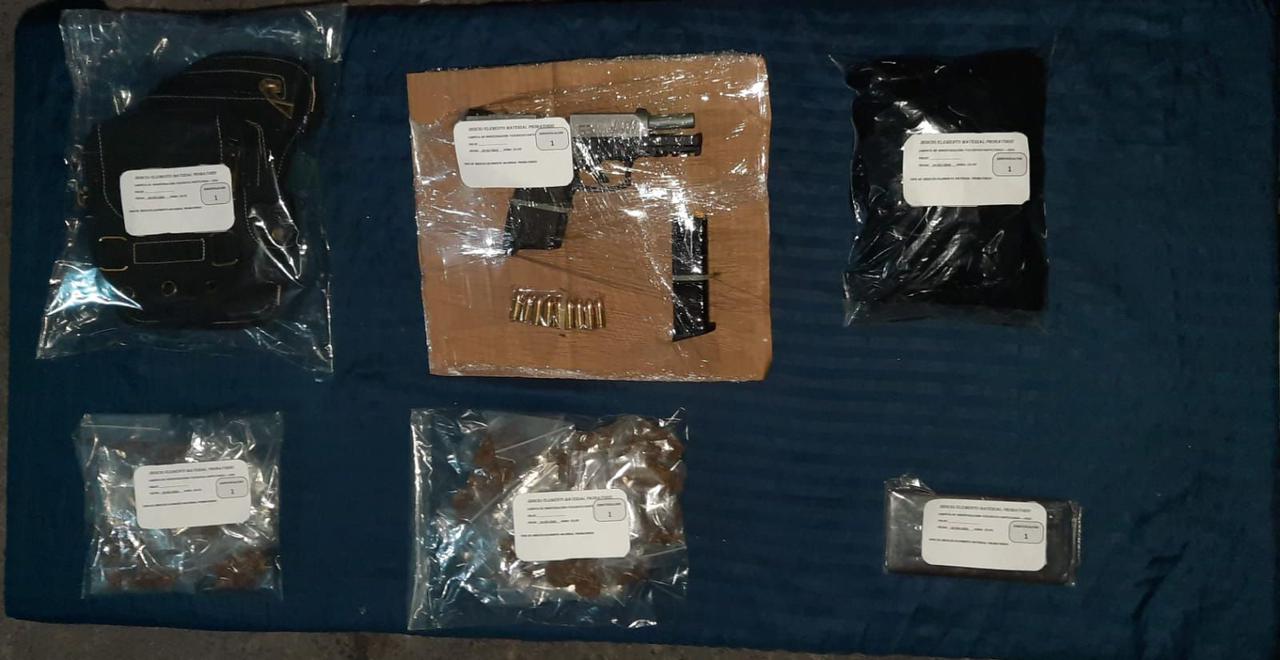 Detenido por delitos contra la salud y portación de arma de fuego; Luis “N” fue asegurado por la Policía en la avenida Tules con Kabah.