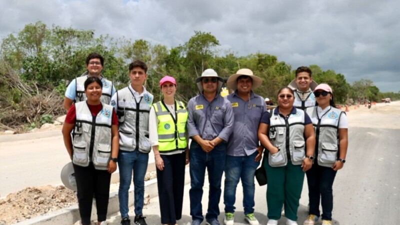Atenea Gómez Ricalde supervisa avances de la pavimentación de la prolongación avenida Rancho Viejo