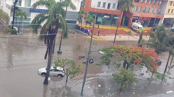 Cancún amaneció bajo el agua por las lluvias intensas