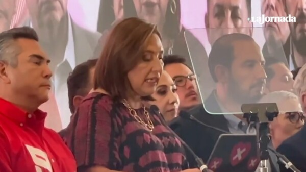 Caras largas de Xóchitl y su equipo al reconocer su derrota