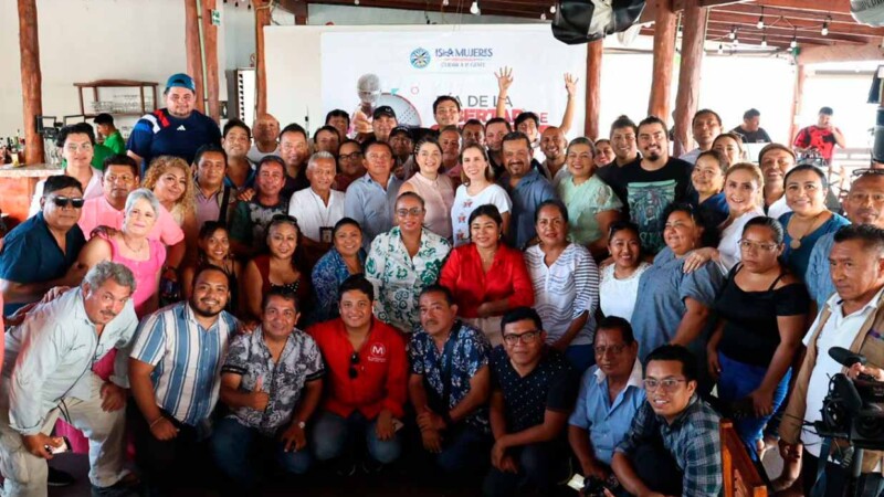 Atenea Gómez Ricalde celebra a las y los periodistas en el marco del Día de la Libertad de Expresión