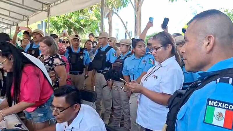 Se caldean ánimos al agotarse boletas en casillas especiales de Cancún