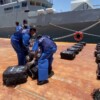 Marina asegura 103 costalillas con presunta cocaína, frente a las costas de Acapulco.
