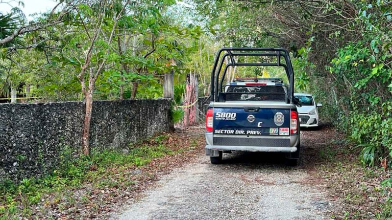 Hallan muerto a adulto mayor en terreno a 30 km de Cancún