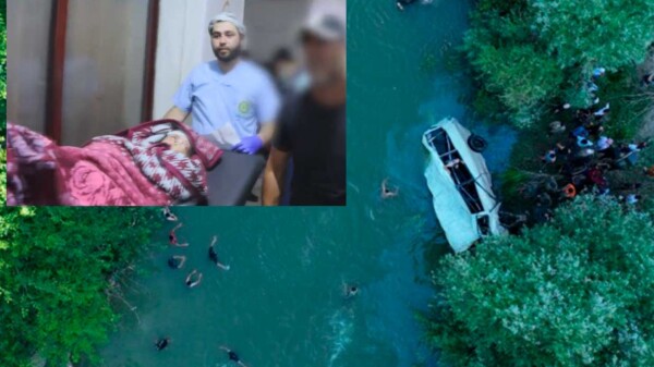 Autobús escolar cae a rio y mueren siete personas