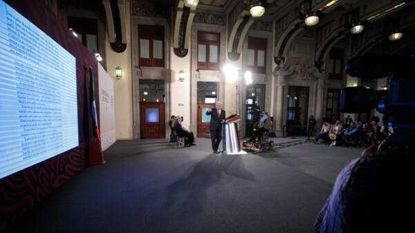 Critica AMLO a Calderón y Fox, “ahora son demócratas”