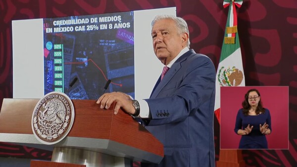 Crece desconfianza a medios de comunicación en México: Reuters