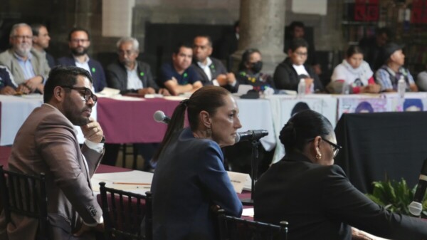 Ofrece Sheinbaum continuar la indagatoria del caso Ayotzinapa