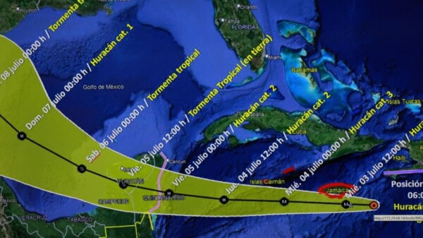 Encabeza Atenea Gómez plan de acción en Isla Mujeres ante cercanía de Beryl