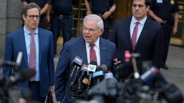 “Bob Menéndez se enriqueció con la bandera del bloqueo a Cuba”