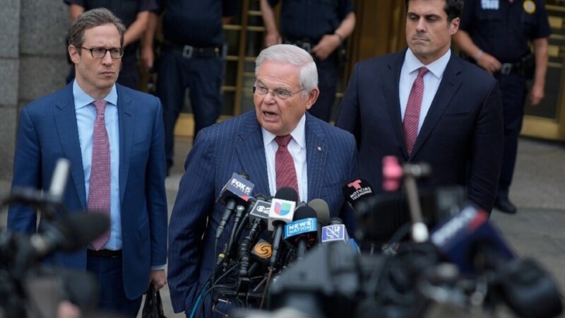 “Bob Menéndez se enriqueció con la bandera del bloqueo a Cuba”