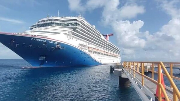 Arriban a Cozumel los primeros cruceros tras el paso de ‘Beryl’