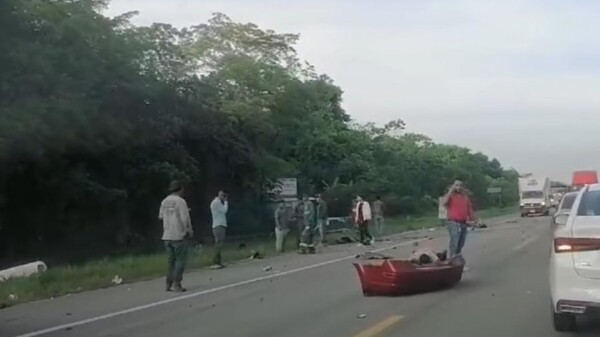 Fuerte accidente carretero en el tramo Bacalar Chetumal (VIDEO)