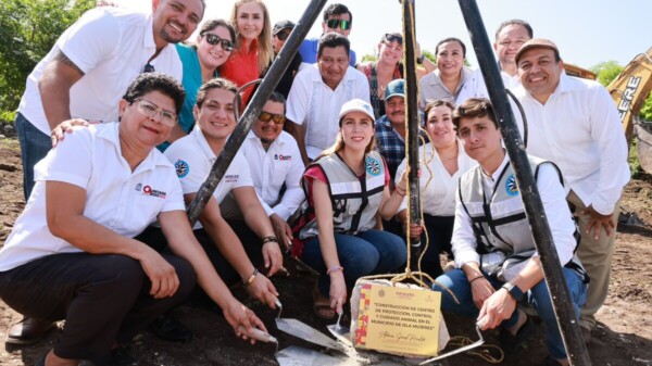 Atenea Gómez coloca la primera piedra del Centro de Bienestar Animal en Isla Mujeres