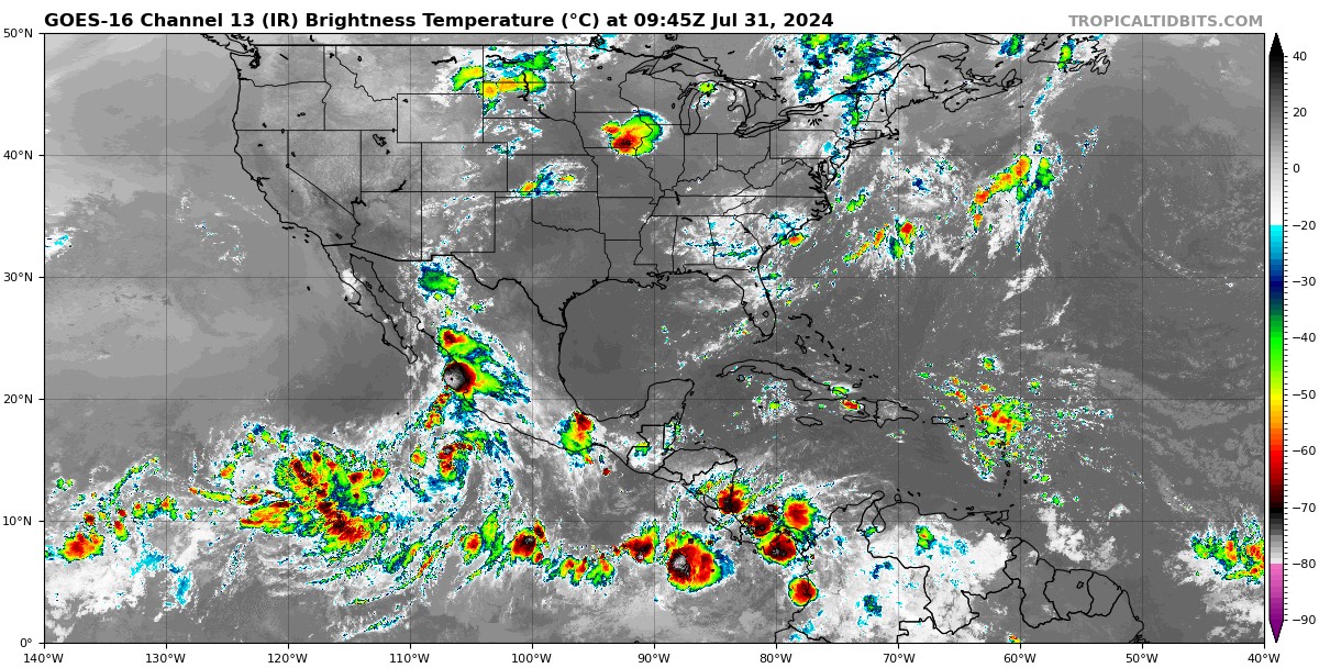 Pronóstico del clima en Quintana Roo para hoy miércoles 31 de julio 2024; cielo medio nublado con posibles chubascos en el estado, Campeche y Yucatán.
