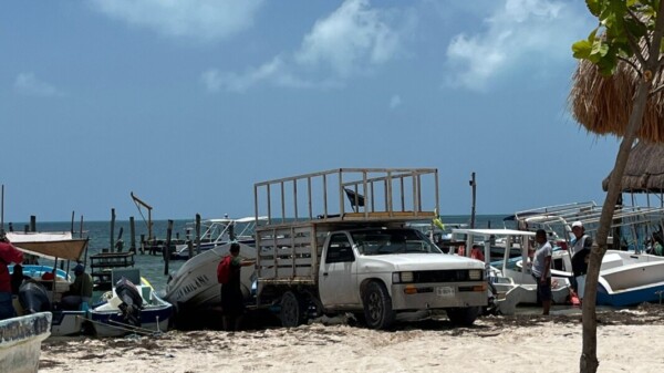Resguardan embarcaciones en la zona de Puerto Juárez (VIDEO)