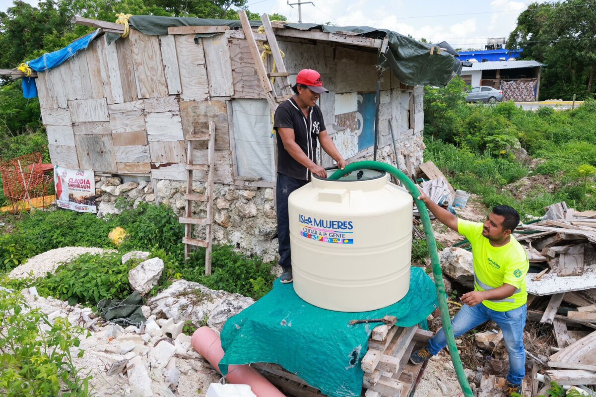 A través de este programa se acortan brechas de desigualdad, con la distribución de agua potable gratuita en los hogares.
