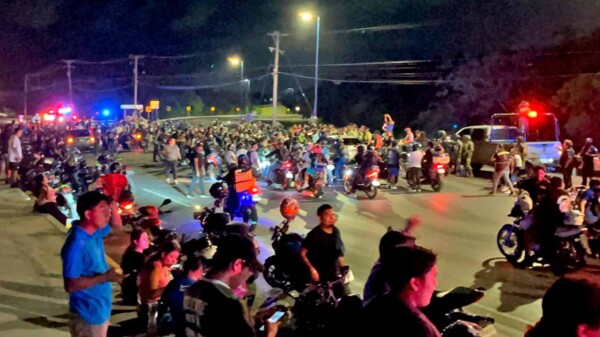Protestan motociclistas en Cancún contra "Ley chaleco" con mega rodada