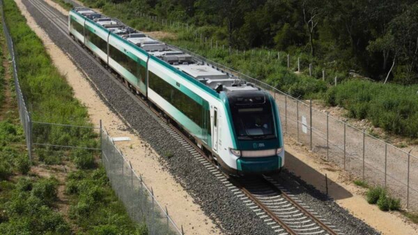 Tren Maya suspende servicio ante contingencia por huracán Beryl